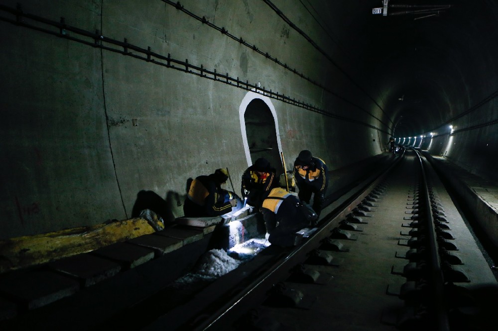 城阳铁路运营隧道病害现状